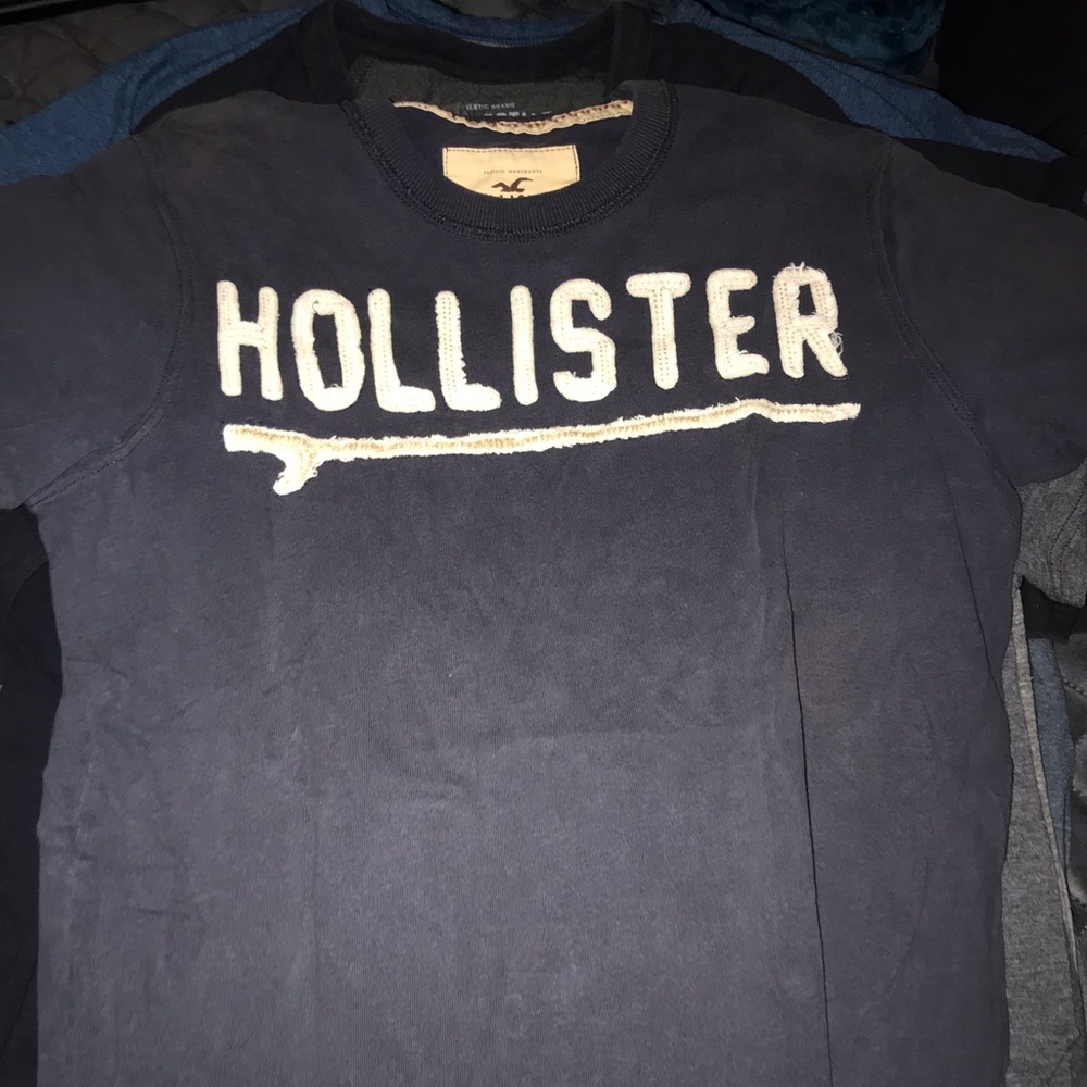 Men’s medium navy shirt